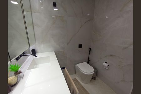 Apartamento à venda com 180m², 4 quartos e 2 vagas Apartamento à venda com 180m², 4 quartos e 2 vagasBanheiro suíte