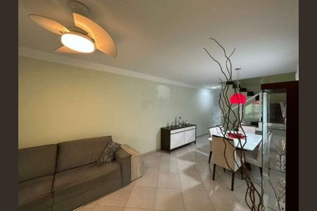 Casa à venda com 3 quartos, 117m² em Vila Carrão, São Paulo