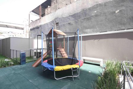 Apartamento à venda com 33m², 2 quartos e sem vaga Apartamento à venda com 33m², 2 quartos e sem vagaÁrea comum - Playground