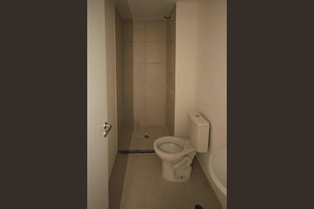 Apartamento à venda com 33m², 2 quartos e sem vaga Apartamento à venda com 33m², 2 quartos e sem vagaBanheiro