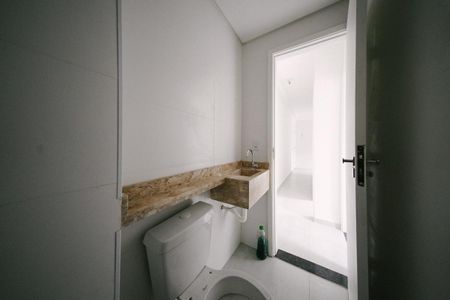 Apartamento à venda com 33m², 2 quartos e sem vaga Apartamento à venda com 33m², 2 quartos e sem vagaBanheiro