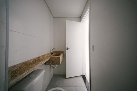 Banheiro de apartamento à venda com 2 quartos, 33m² em Parque Paineiras, São Paulo