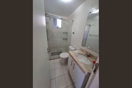 Banheiro 2 de apartamento à venda com 3 quartos, 160m² em Mansões Santo Antônio, Campinas