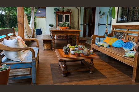 Casa para alugar com 320m², 4 quartos e 2 vagas