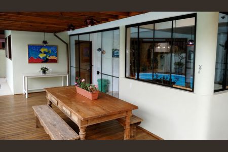 Casa para alugar com 320m², 4 quartos e 2 vagas