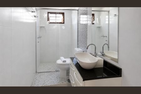 Banheiro 2 de casa para alugar com 4 quartos, 320m² em Jurerê Internacional, Florianópolis