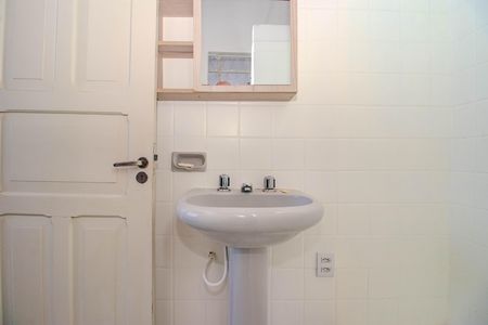 Casa para alugar com 180m², 2 quartos e 1 vagaBanheiro