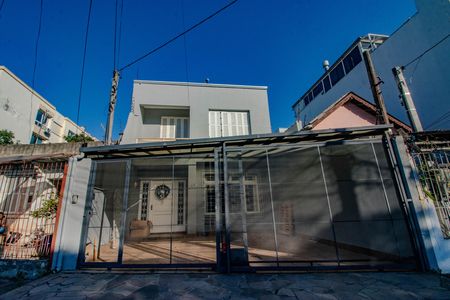 Casa para alugar com 240m², 3 quartos e 2 vagasFachada