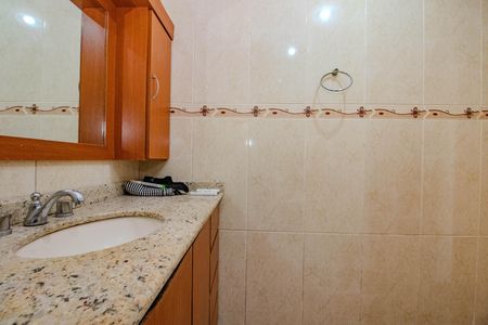 Casa para alugar com 240m², 3 quartos e 2 vagasBanheiro da Suíte 1