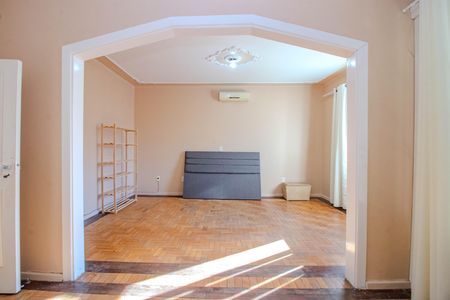 Casa para alugar com 240m², 3 quartos e 2 vagasSuíte 1