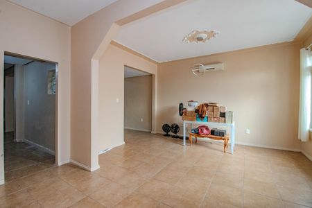 Sala de casa à venda com 3 quartos, 240m² em Floresta, Porto Alegre