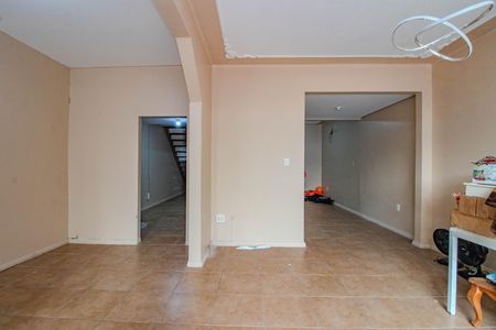 Sala de casa à venda com 3 quartos, 240m² em Floresta, Porto Alegre