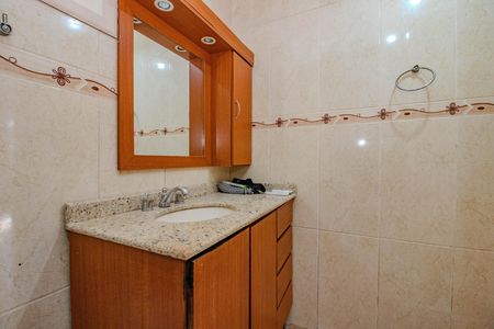 Casa para alugar com 240m², 3 quartos e 2 vagasBanheiro da Suíte 1