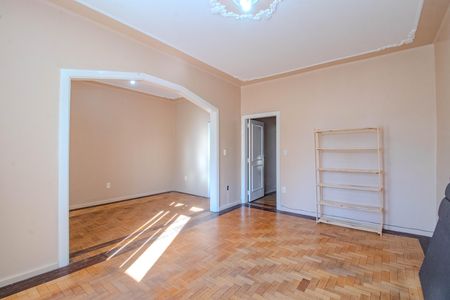 Casa para alugar com 240m², 3 quartos e 2 vagasSuíte 1