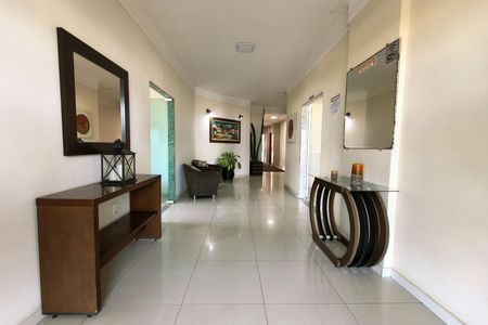 Apartamento para alugar com 74m², 2 quartos e 1 vaga Apartamento para alugar com 74m², 2 quartos e 1 vagaHall social