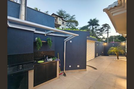 Casa de condomínio à venda com 800m², 5 quartos e 3 vagas