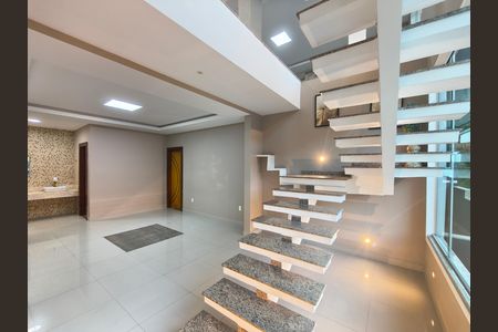 Casa de Condomínio à venda com 5 quartos, 800m² em Taquara, Rio de Janeiro