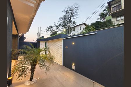 Casa de condomínio à venda com 800m², 5 quartos e 3 vagas