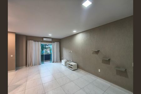 Casa de Condomínio à venda com 5 quartos, 800m² em Taquara, Rio de Janeiro