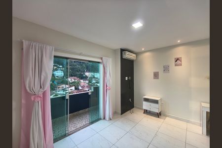 Casa de condomínio à venda com 800m², 5 quartos e 3 vagas