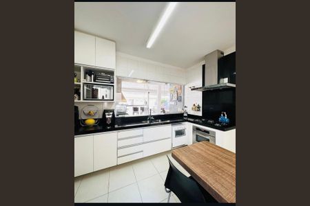 Foto 02 de casa de condomínio à venda com 3 quartos, 237m² em Swiss Park, Campinas