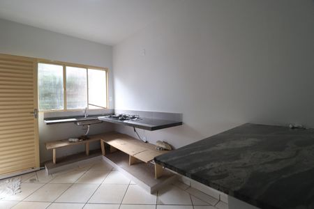 Cozinha de casa para alugar com 3 quartos, 80m² em Aclimação, Uberlândia