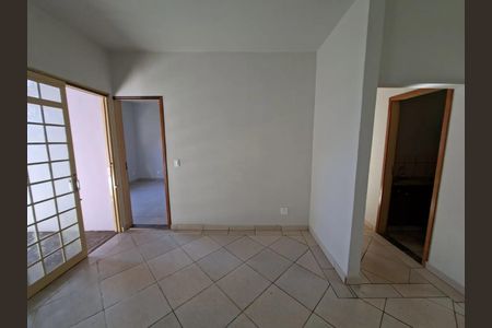 Casa para alugar com 80m², 3 quartos e 3 vagasSala