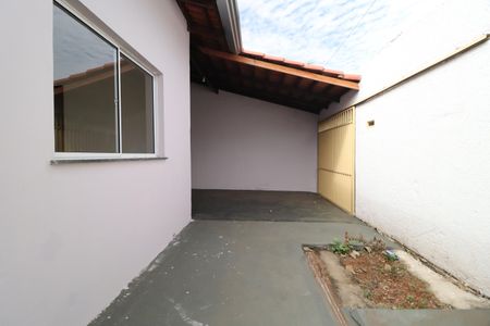 Garagem de casa para alugar com 3 quartos, 80m² em Aclimação, Uberlândia