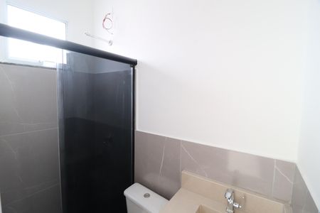 Banheiro da Suíte de casa para alugar com 3 quartos, 80m² em Aclimação, Uberlândia