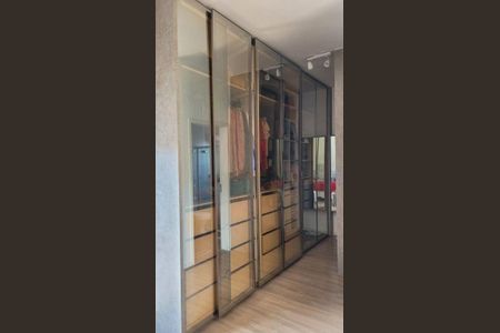 Casa de Condomínio à venda com 3 quartos, 231m² em Suru, Barueri
