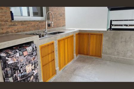 Casa de Condomínio à venda com 3 quartos, 231m² em Suru, Barueri
