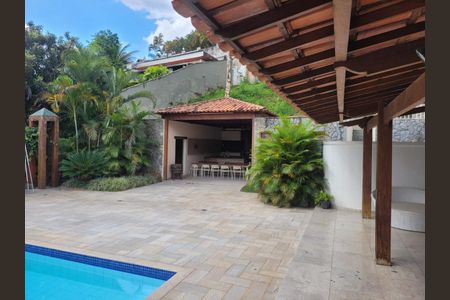 Casa à venda com 4 quartos, 931m² em Pampulha, Belo Horizonte