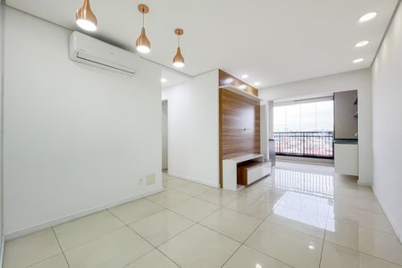 Sala de apartamento para alugar com 3 quartos, 72m² em Vila Osasco, Osasco