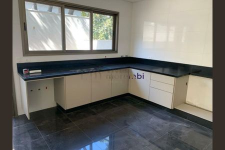 Casa à venda com 4 quartos, 640m² em Morumbi, São Paulo
