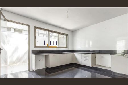 Casa à venda com 4 quartos, 640m² em Morumbi, São Paulo
