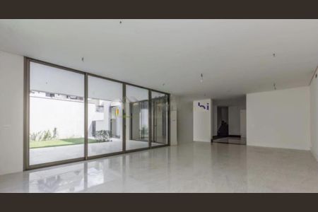 Casa à venda com 4 quartos, 640m² em Morumbi, São Paulo