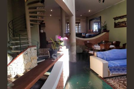Casa à venda com 3 quartos, 300m² em Interlagos, São Paulo