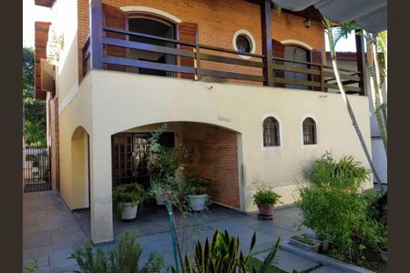 Casa à venda com 3 quartos, 300m² em Interlagos, São Paulo