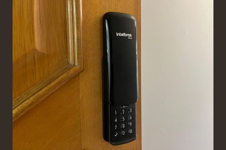Fechadura Eletrônica de apartamento para alugar com 2 quartos, 67m² em Lapa, São Paulo