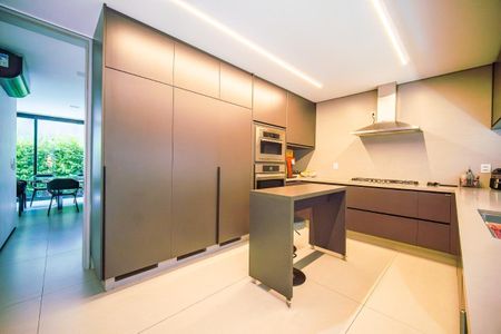 Casa à venda com 7 quartos, 854m² em Jardim Paulista, São Paulo