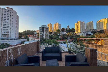 Casa à venda com 3 quartos, 322m² em Alto de Pinheiros, São Paulo