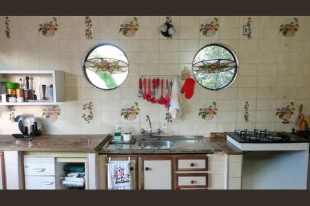 Casa à venda com 3 quartos, 322m² em Alto de Pinheiros, São Paulo