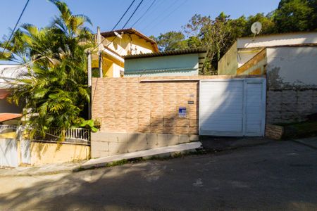 Fachada de casa à venda com 3 quartos, 210m² em Campo Grande, Rio de Janeiro