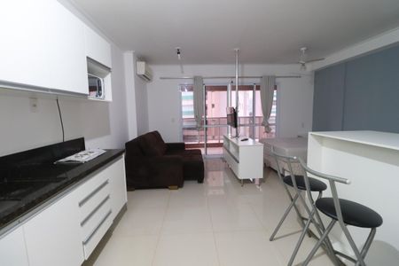 Apartamento para alugar com 44m², 1 quarto e 1 vagaKitnet