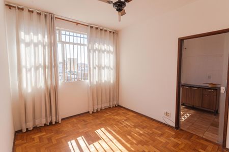 Sala de apartamento para alugar com 2 quartos, 60m² em Sagrada Família, Belo Horizonte