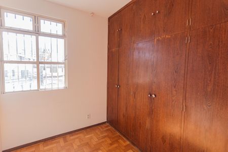 Quarto 2 de apartamento para alugar com 2 quartos, 60m² em Sagrada Família, Belo Horizonte