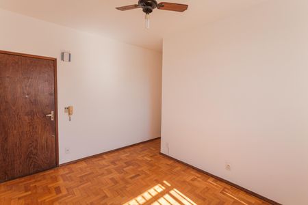 Sala de apartamento para alugar com 2 quartos, 60m² em Sagrada Família, Belo Horizonte
