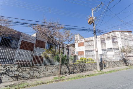 Fachada de apartamento para alugar com 2 quartos, 60m² em Sagrada Família, Belo Horizonte