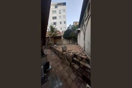 Casa à venda com 6 quartos, 270m² em São Lucas, Belo Horizonte