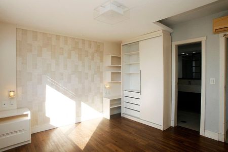Apartamento para alugar com 289m², 3 quartos e 2 vagasQuarto 1 Suíte